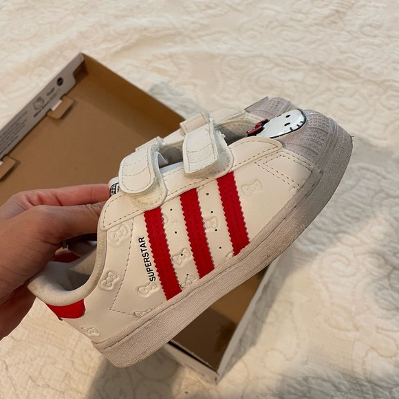 Adidas Superstarr Hello Kitty All Over Embossed Toddler 9 k 9k - Picture 4 of 8